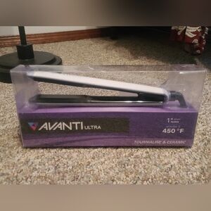 Avanti Ultra Black and White Hair Straightener